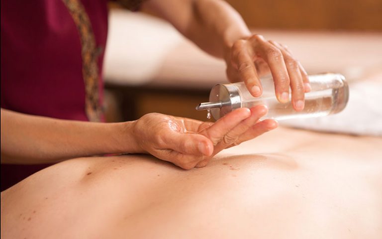 Anti-Stress Massage (mit Öl) oder Aroma-Ölmassage